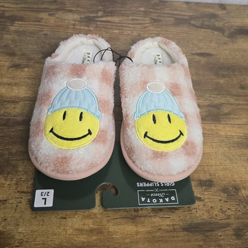 New Dakota Fleece Girls Smiley Slippers Size Large 2/3